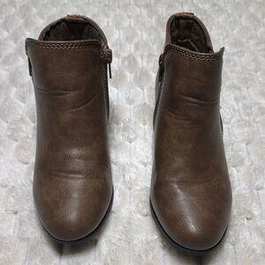 Lucky Brand Kids Tan Leather Boots